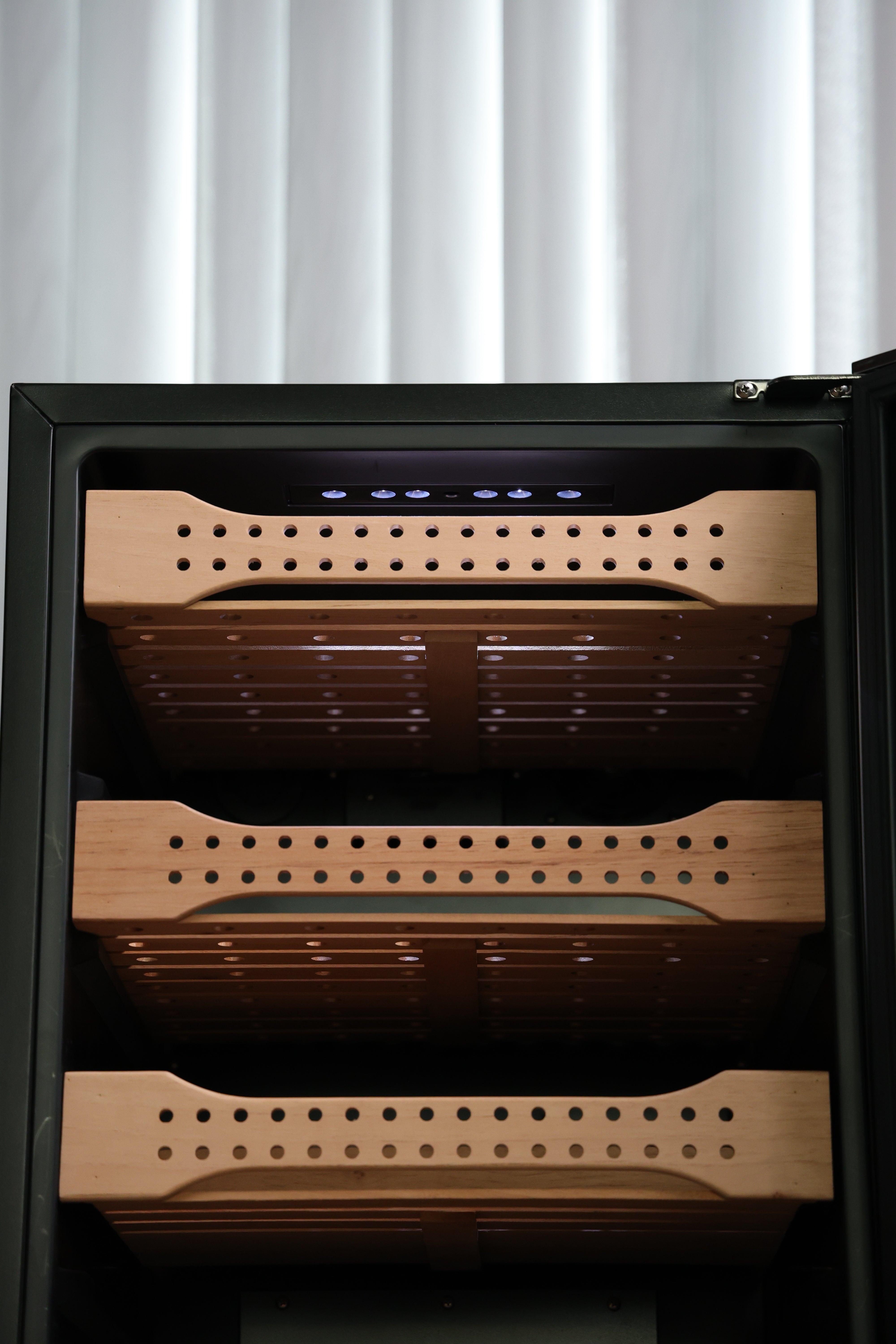 Afidano 850 Count Cigar Humidor Cabinet Exterior in Steel, Temperature and Humidity Control with Touch Panel