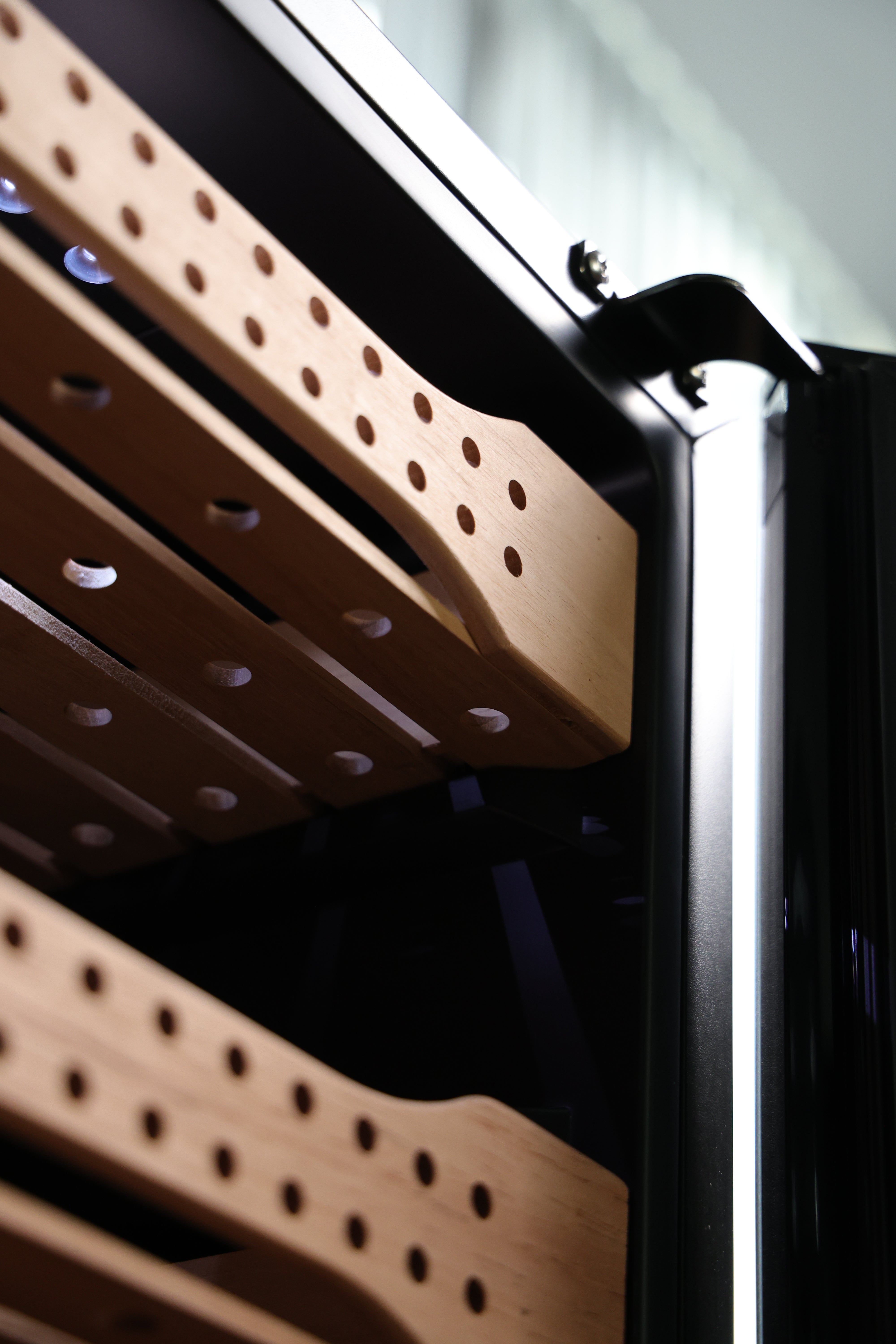 Afidano 850 Count Cigar Humidor Cabinet Exterior in Steel, Temperature and Humidity Control with Touch Panel