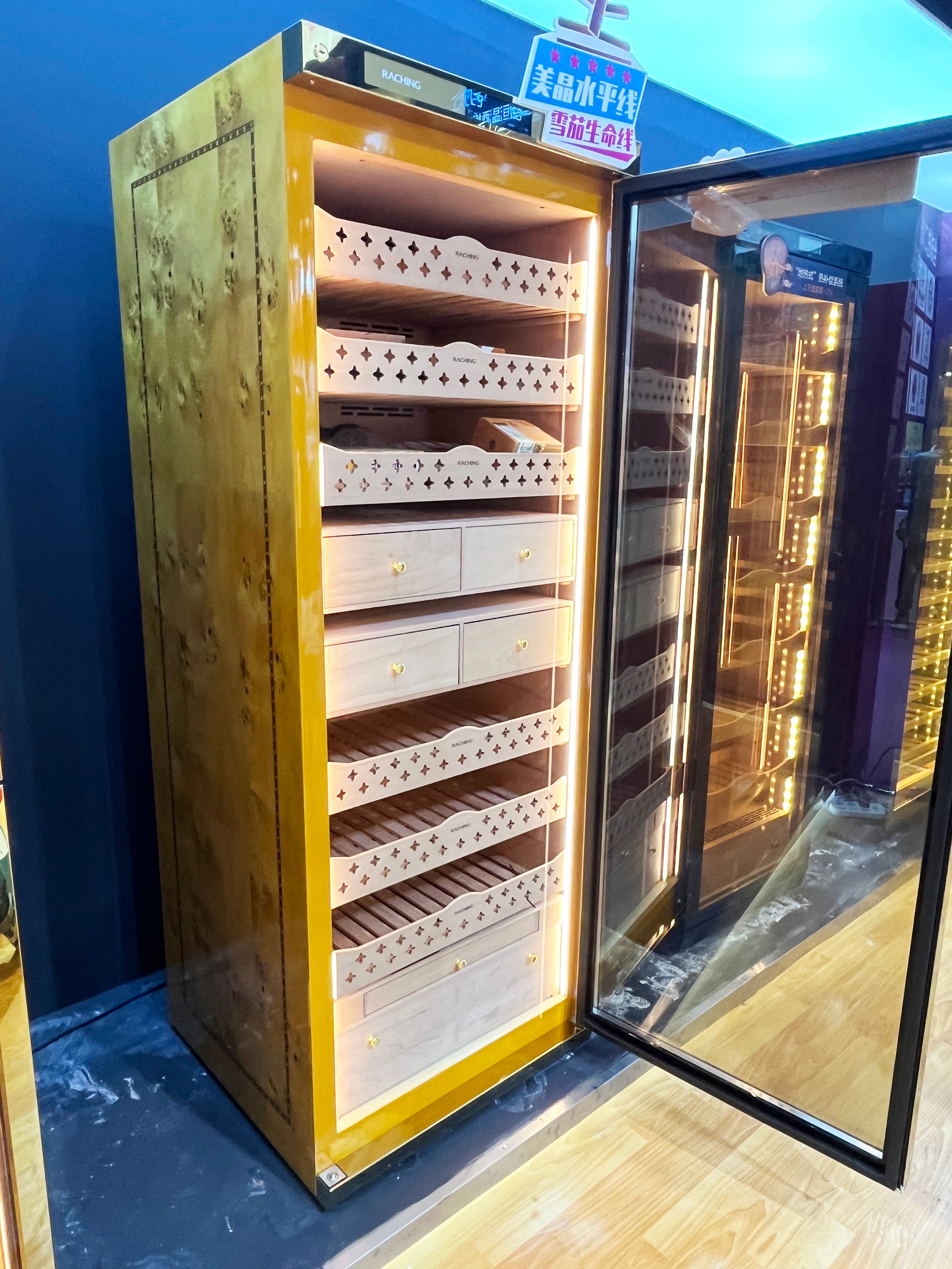 MON5800A Cigar Humidor
