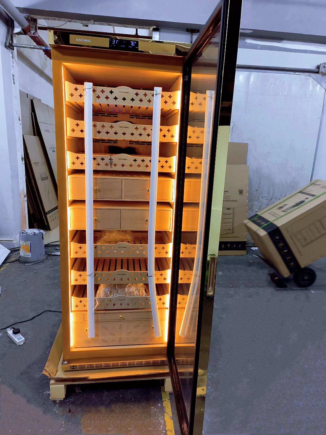 MON5800A Cigar Humidor